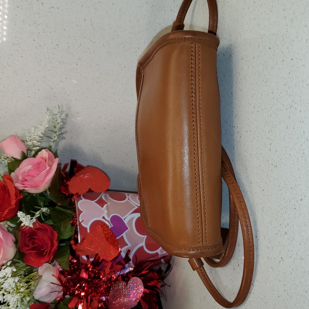 Vintage COACH Leather Crossbody - Picture 5 of 8